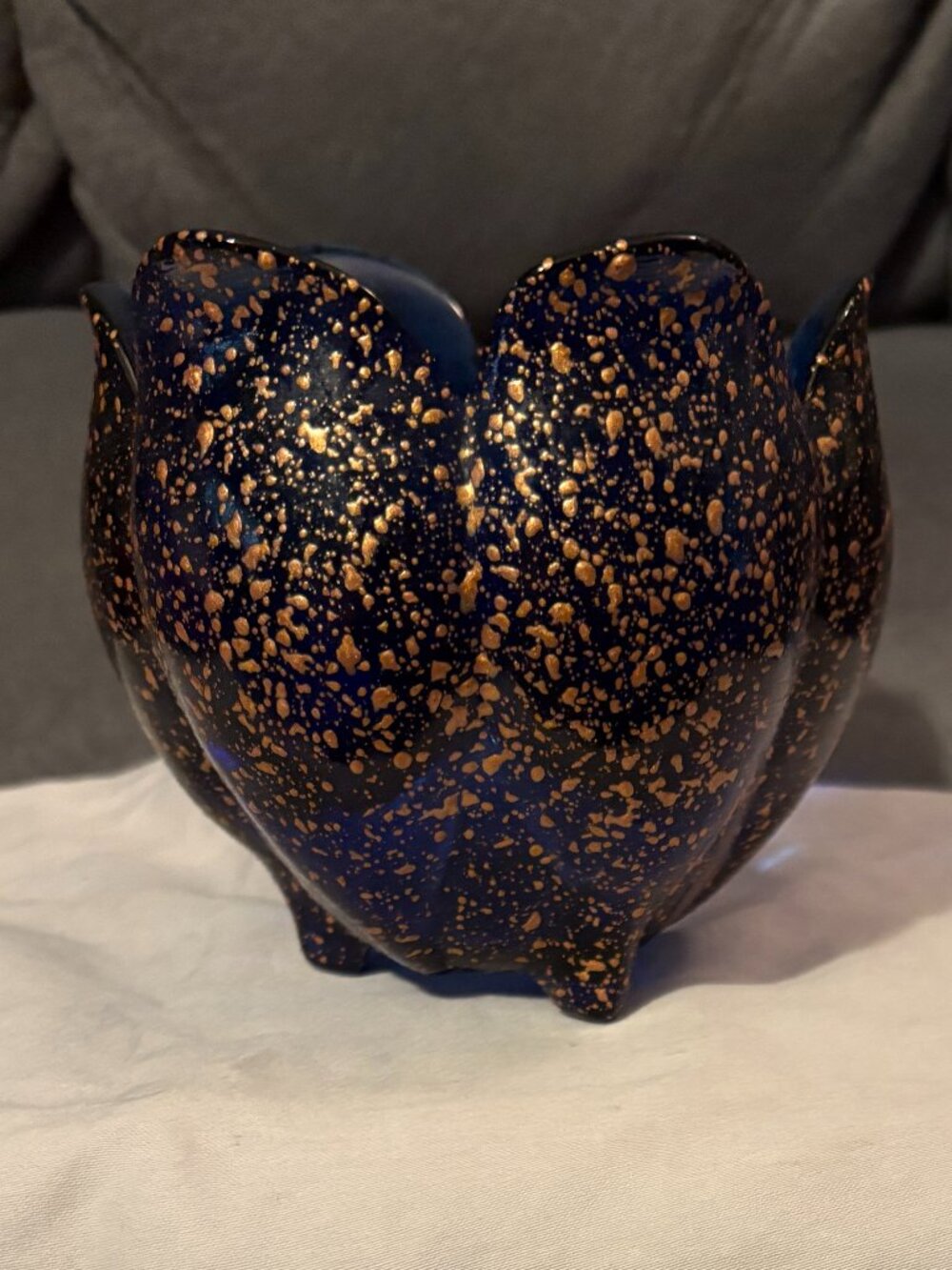 Studio Art Glass Cobalt Blue Rose Bowl Vase-Gold Accent Specks-3.75"H-EX CND NEW